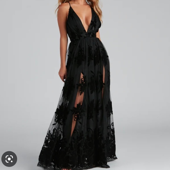 Windsor Dresses & Skirts - Windsor black maxi formal dress